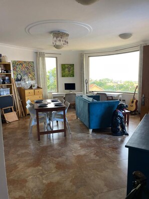 Interior - Modern Kampala Apartment With Great Views (Kampala)