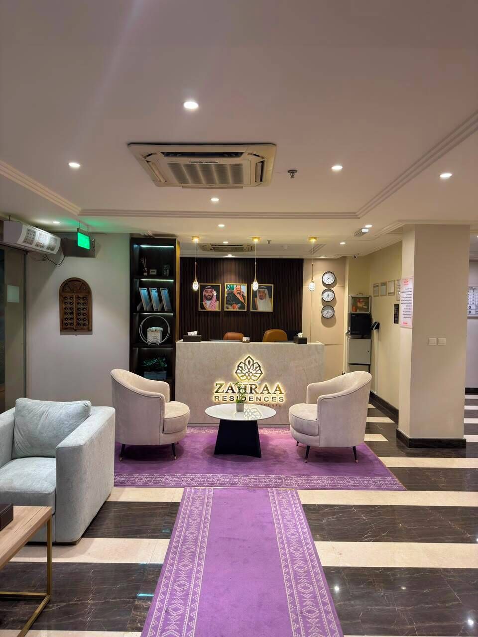 Quầy tiếp tân
