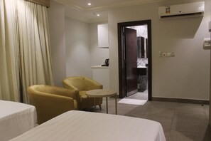 Standard Twin Room | Desk, soundproofing, free WiFi, bed sheets - Palm Boutique company Al Zahra - شركه متجر النخيل - بالم بوتيك الزهراء (Jeddah)