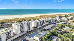 Exterior - Siesta Key Stunner Endless Gulf Views from Your 2 Bed 2 Bath Top Floor Escape (Siesta Key)