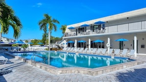 Unclassified image, 4 of 57, button - Serene 1st floor 2 Bed 2 Bath Siesta Key Steps to Beach (Siesta Key)