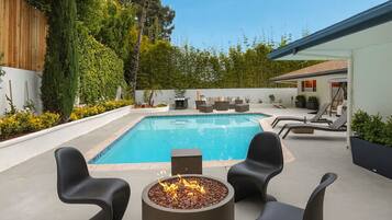 Piscine extérieure, piscine chauffée