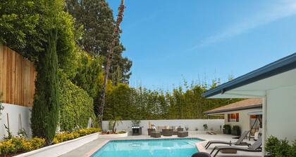 Hollywood Hills Villa: Heated Pool, Unique Design, Peaceful and Private