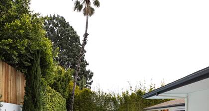 Hollywood Hills Villa: Heated Pool, Unique Design, Peaceful and Private