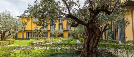 2 عدّة غرف نوم