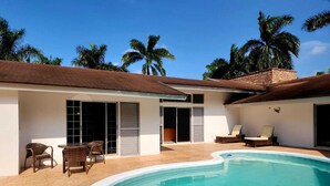 Villa | Pool - Jamaica Dream Villa - Iron Shore Escape (Montego Bay)