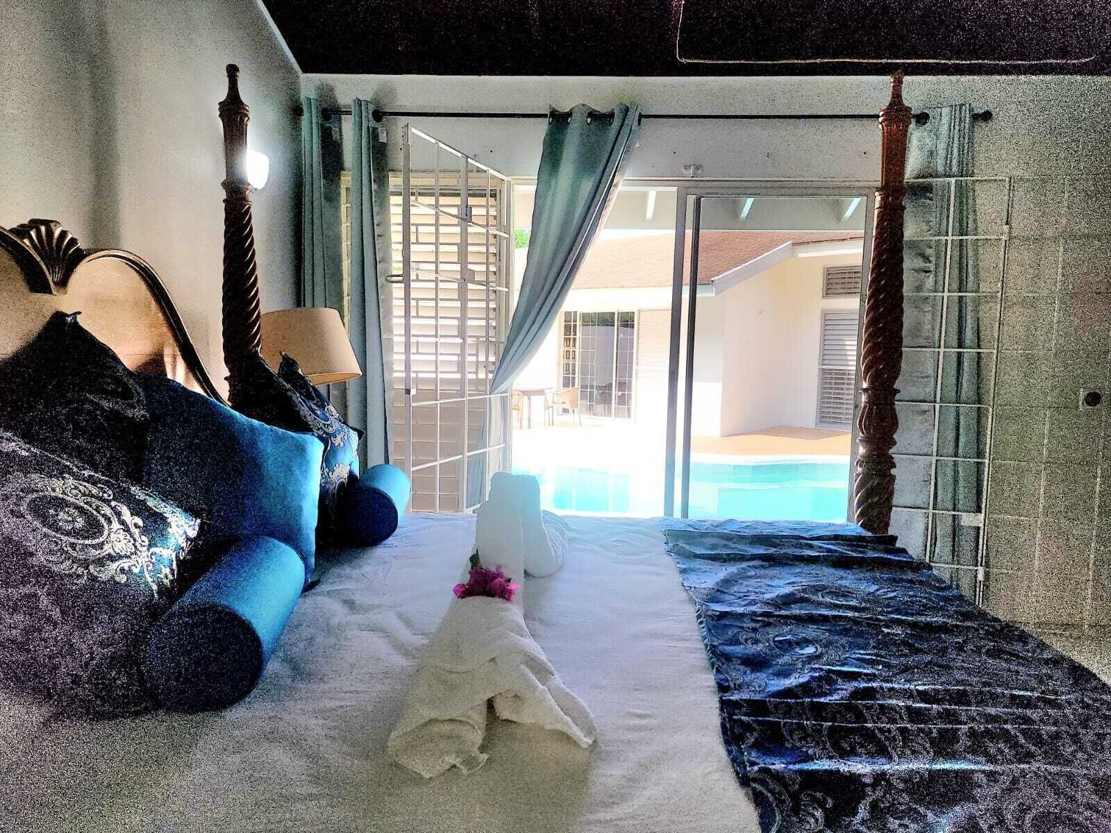 Vila | 4 quartos, ferros/tábuas de passar roupa, Wi-Fi de cortesia