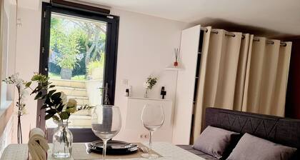 "l'hotel A LA Maison": Appartement Independant Dans Maison Saint Cloud