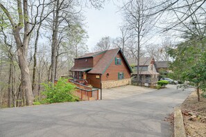 Exterior - Easy-Access Pigeon Forge Cabin w/ Hot Tub! (Pigeon Forge)
