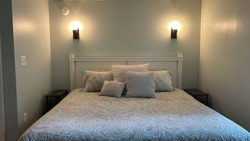 2 bedrooms, iron/ironing board, travel crib, free WiFi