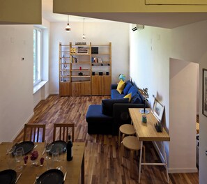 Apartamento, vistas a la ciudad | Zona de estar