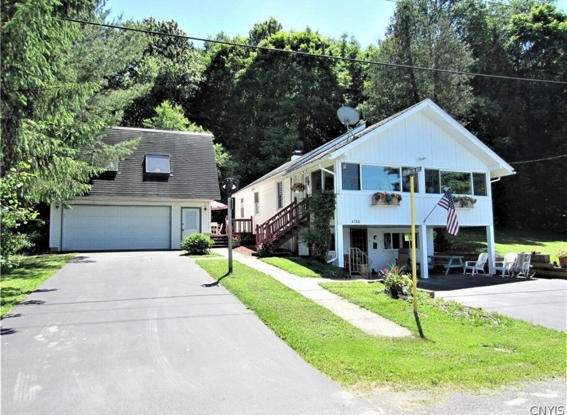 Lakefront property with gorgeous views and close to Colgate University! 