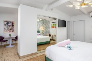 Economy Studio, Ensuite (Room 6:The Brigitte Suite)