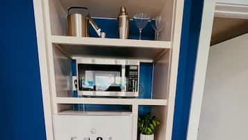 Economy Studio, Ensuite, Pool View (Room 2: The Edie Suite) | Private kitchen | Microwave, coffee/tea maker, toaster, cookware/dishes/utensils