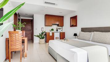 Studio, terras | Woonkamer