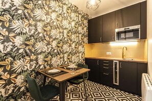 Dining - Downtown: Confort Moderne, Fiber Optics, Netflix, Parking (Reims)