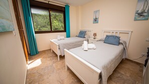 3 camere, ferro/asse da stiro, Wi-Fi gratuito, lenzuola