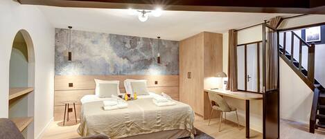 4 chambres, bureau, fer et planche à repasser, accès Internet