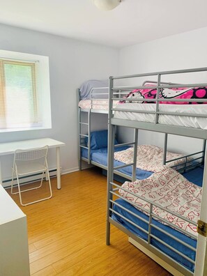 2 bedrooms, WiFi, bed sheets