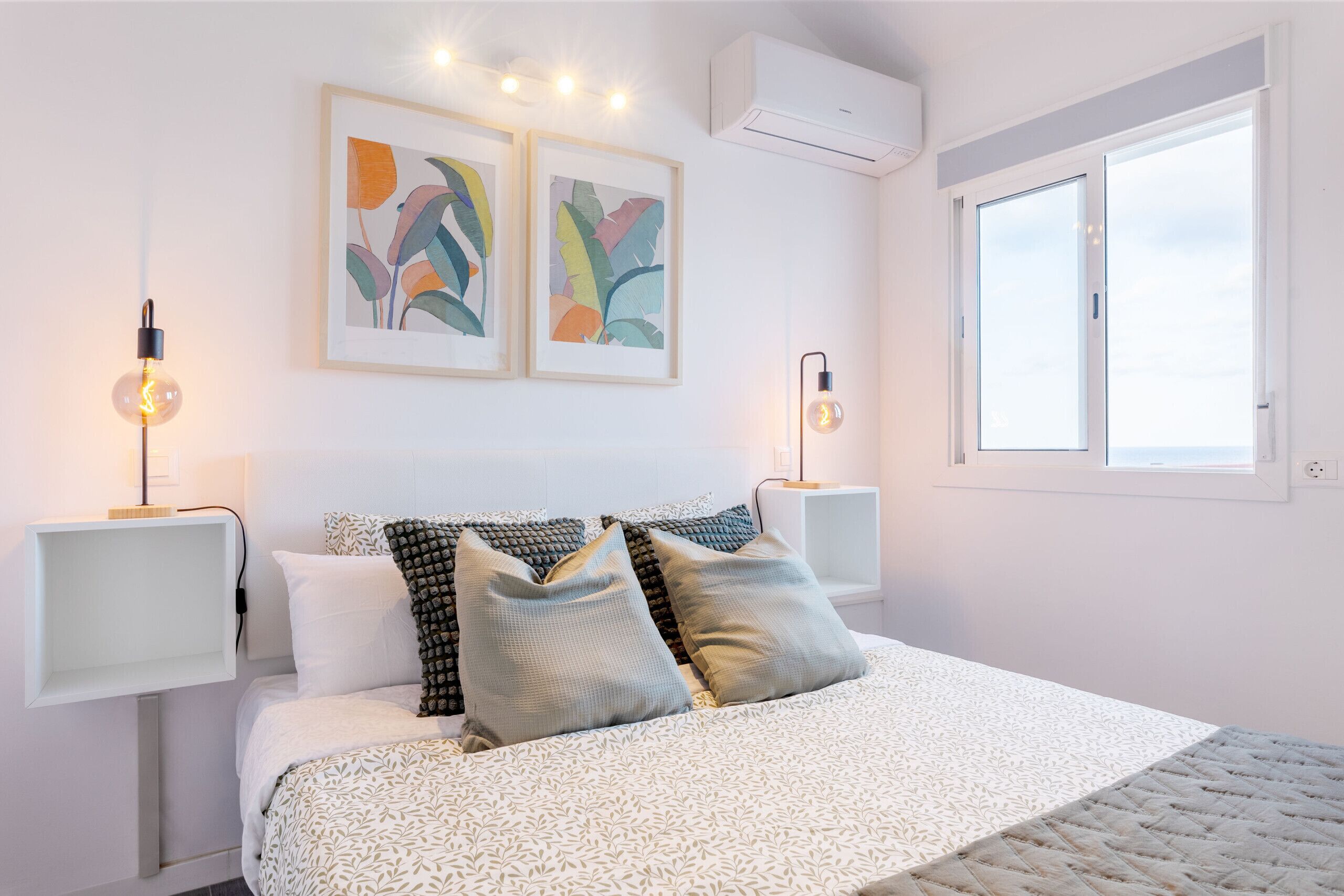 1 slaapkamer, een strijkplank/strijkijzer, gratis wifi, beddengoed