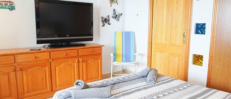 Bügeleisen/Bügelbrett, kostenloses WLAN, Bettwäsche