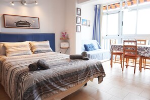 Fer et planche à repasser, Wi-Fi gratuit, draps fournis