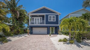 Unclassified image, 5 of 33, button - Splash of Lime by Duncan Real Estate (Holmes Beach)