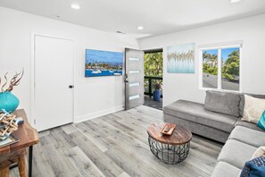 TV - Large 1BR with fast WiFi  - Pets welcome (San Diego)