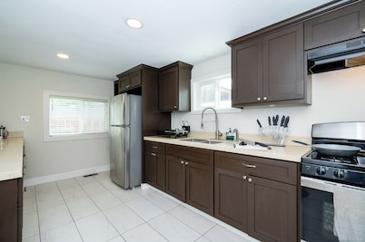 Japantown, near SJC w/fast wi-fi