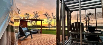 Wilderness Dome Nature Escape! Full Amenities, Waterfront Views, Spa & Firepit