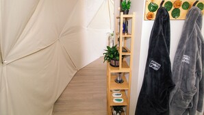 Uklassifisert bilde, 3 av 6, knapp