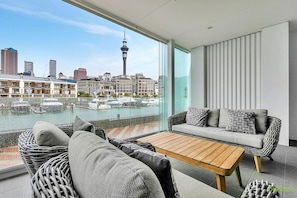Interior - Beautiful 3bed Waterfront Retreat at Lighter Quay (Auckland)
