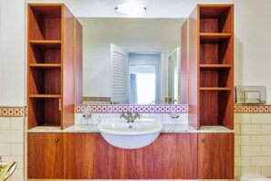 Hair dryer, towels