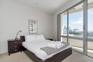 2 Schlafzimmer, Schreibtisch, Bügeleisen/Bügelbrett, kostenloses WLAN