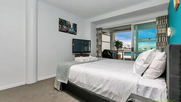 2 bedrooms, desk, iron/ironing board, WiFi (free)