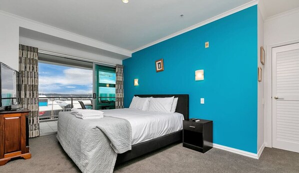 2 bedrooms, desk, iron/ironing board, free WiFi