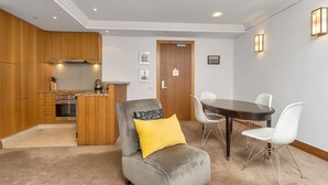 Dining - Level 25 1 Bed with Marble Lined Bath City Views (Auckland)
