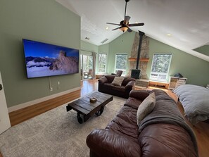 TV, fireplace, books, offices - Escape to the Woods, Lux & Fun! (Alta)