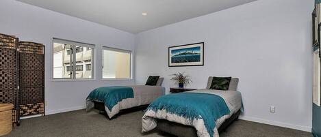 3 bedrooms, desk, iron/ironing board, free WiFi