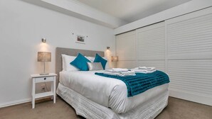 1 bedroom, desk, iron/ironing board, free WiFi - Harbour Views Waterfront Apartment in Shed 19 (Auckland)