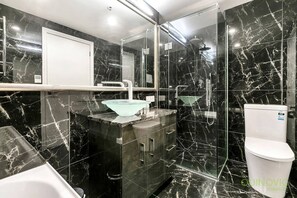 Hårføner og håndklær