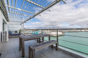 屋外ダイニングエリア