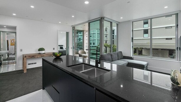 Unclassified image, 1 of 28, button - A Gorgeous 1 Bed Retreat at Lighter Quay North (Auckland)