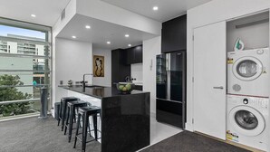 Unclassified image, 4 of 28, button - A Gorgeous 1 Bed Retreat at Lighter Quay North (Auckland)