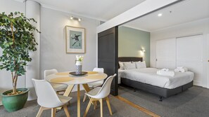 1 bedroom, desk, iron/ironing board, free WiFi