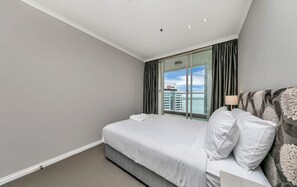 Unclassified image, 2 of 14, button - Level 27 3 Bed Harbour Bridge & Viaduct Views (Auckland)