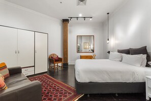 1 bedroom, desk, iron/ironing board, free WiFi