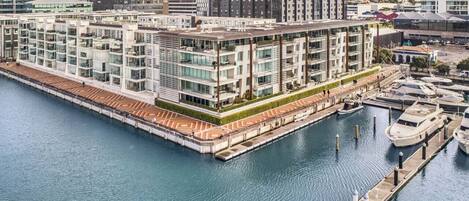 المنشأة من الخارج