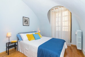 Apartemen | 1 kamar tidur, ruang kerja ramah laptop, dan setrika/meja setrika