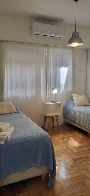 2 chambres, fer et planche à repasser, Wi-Fi, draps fournis